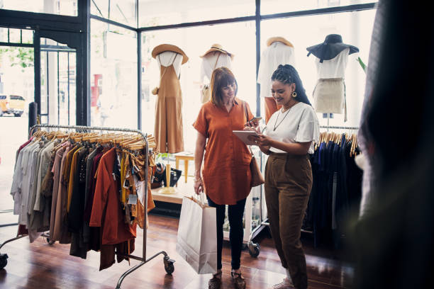 OPORTUNIDAD DE TRABAJO PARA 45 VENDEDORES EN CENTROS COMERCIALES | POSTULA YA !
